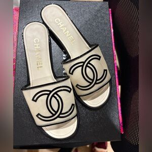 CHANEL Black and Cream Slide Sandals
